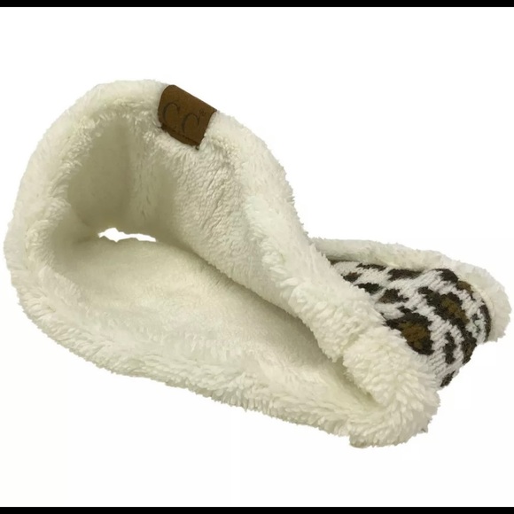 Ivory Sherpa lined, leopard print headband - Picture 2 of 5